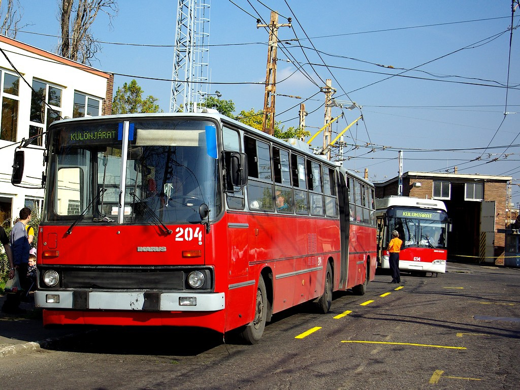 Ikarus 280T a Pongrác úti troligarázsban 11 2008.10.11