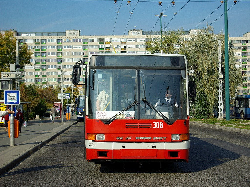 Ikarus 435T az Örs vezér téren 6 2008.10.12