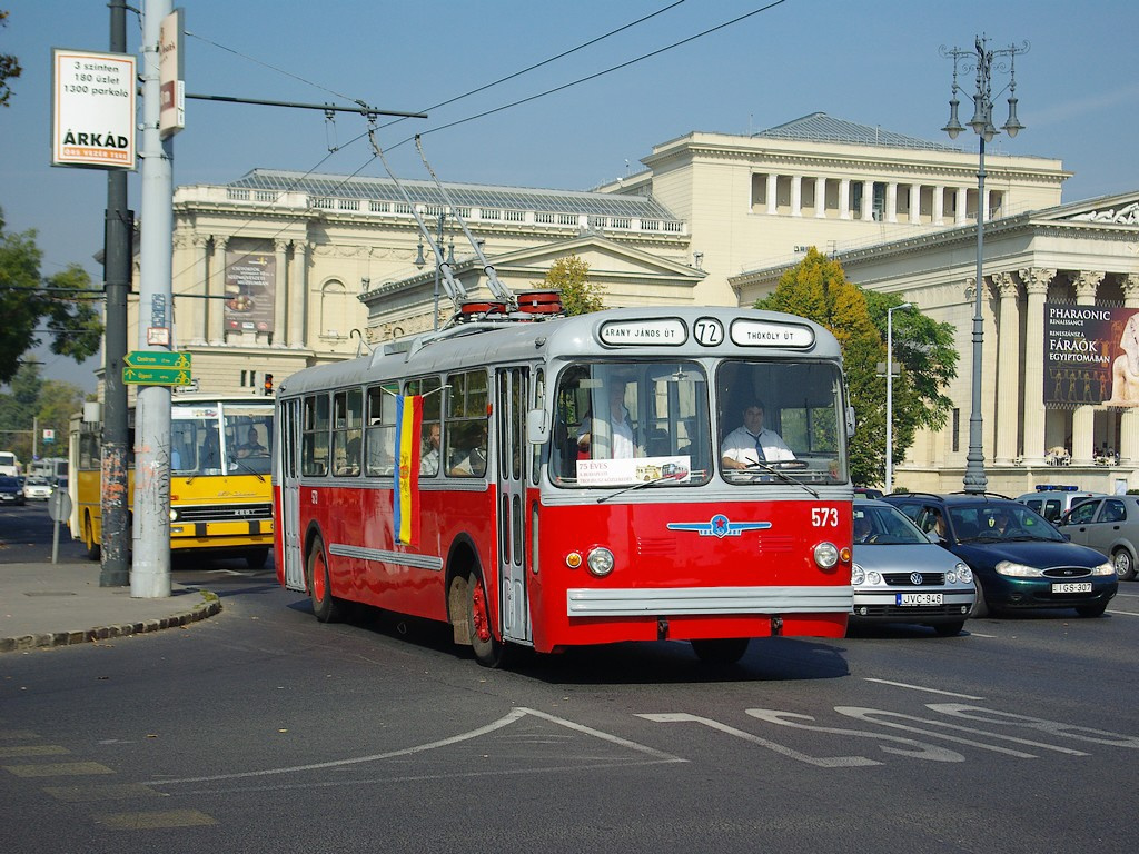 ZIU5 a Hősök terén  2008.10.12