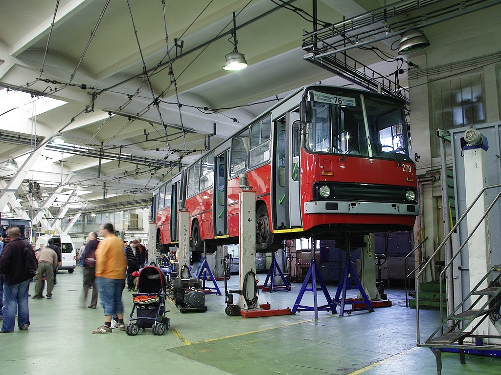 Ikarus 280T a Troligarázsban 07 2010.09.25