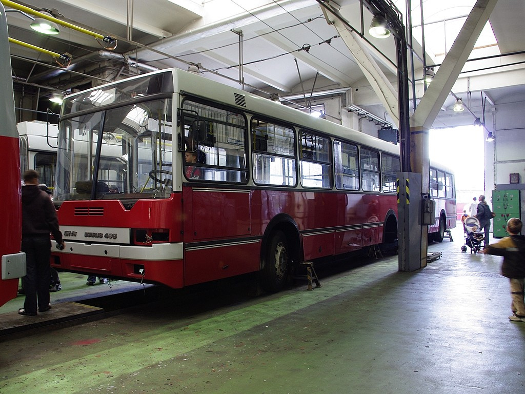 Ikarus 435T a Troligarázsban 03 2010.09.25