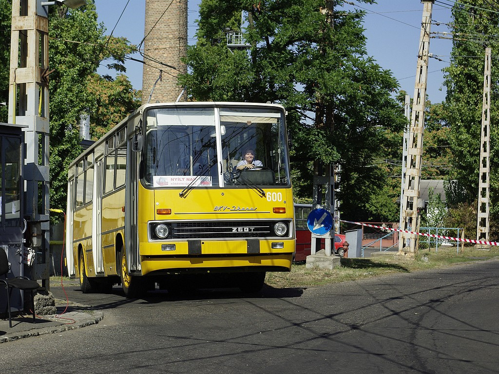 Ikarus 260T a Troligarázsban 6 2009.09.26