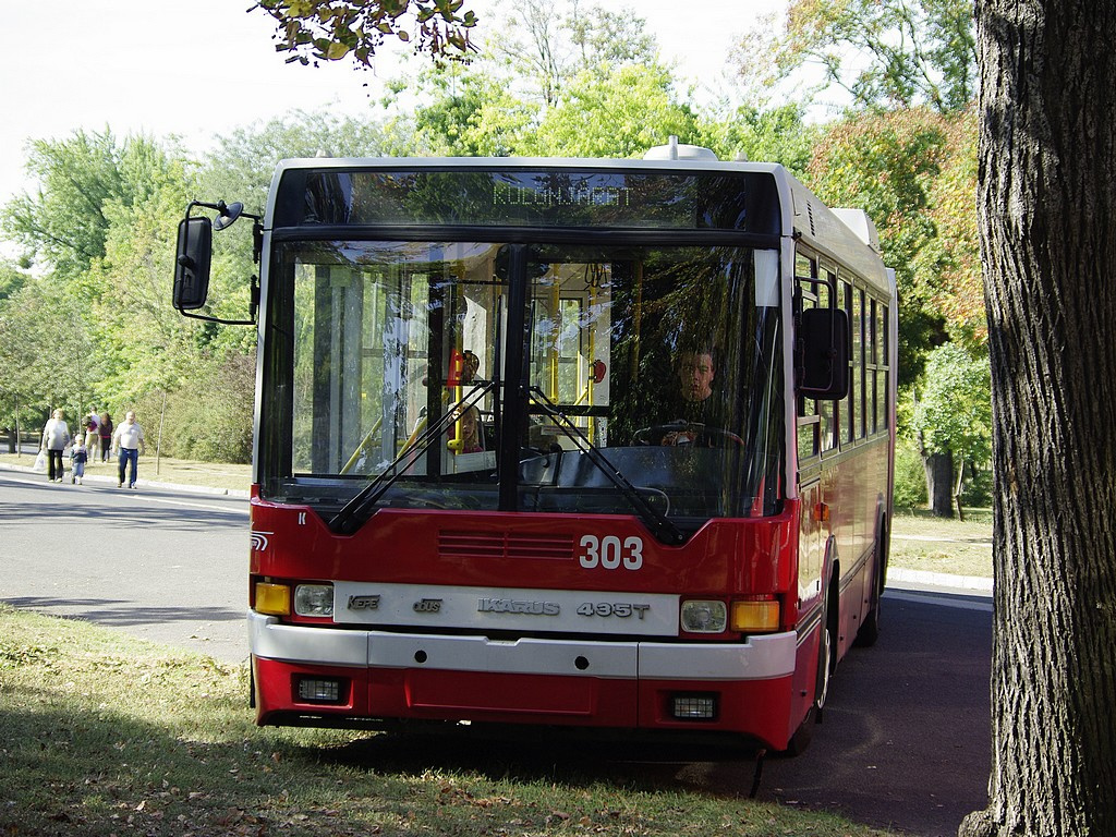 Ikarus 435T a Közlekedési Múzeumnál 2 2009.09.27