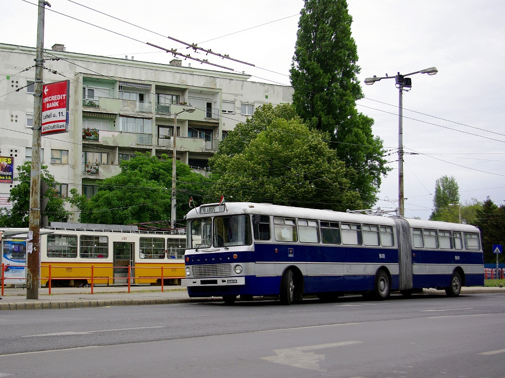 Ikarus 180 a Lehel téren 19 2011.06.19