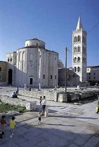 Zadar kiadó szállás  <a href="http://www.horvatapartman.eu" rel=