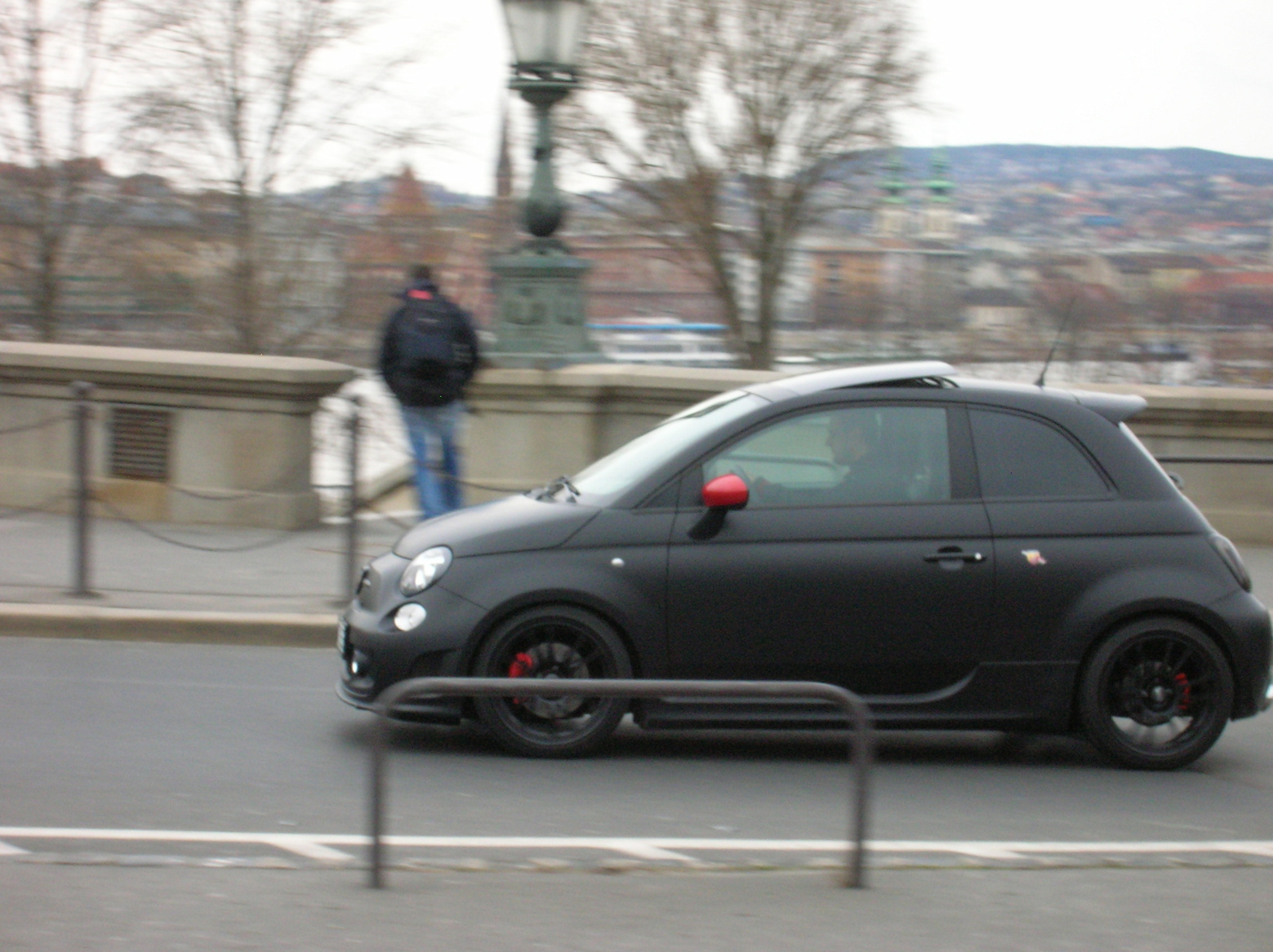 Matt fekete Fiat 500 abarth