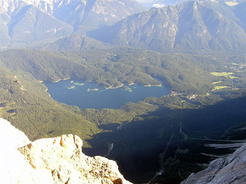 Eibsee a Zugspitzéről