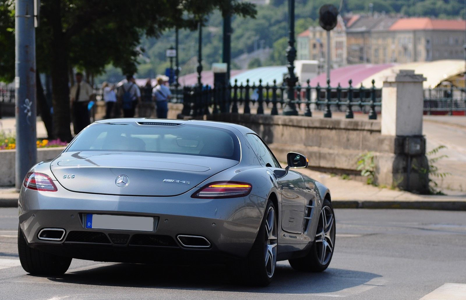 Mercedes SLS