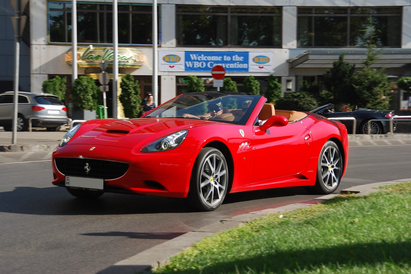 Ferrari California + Aston