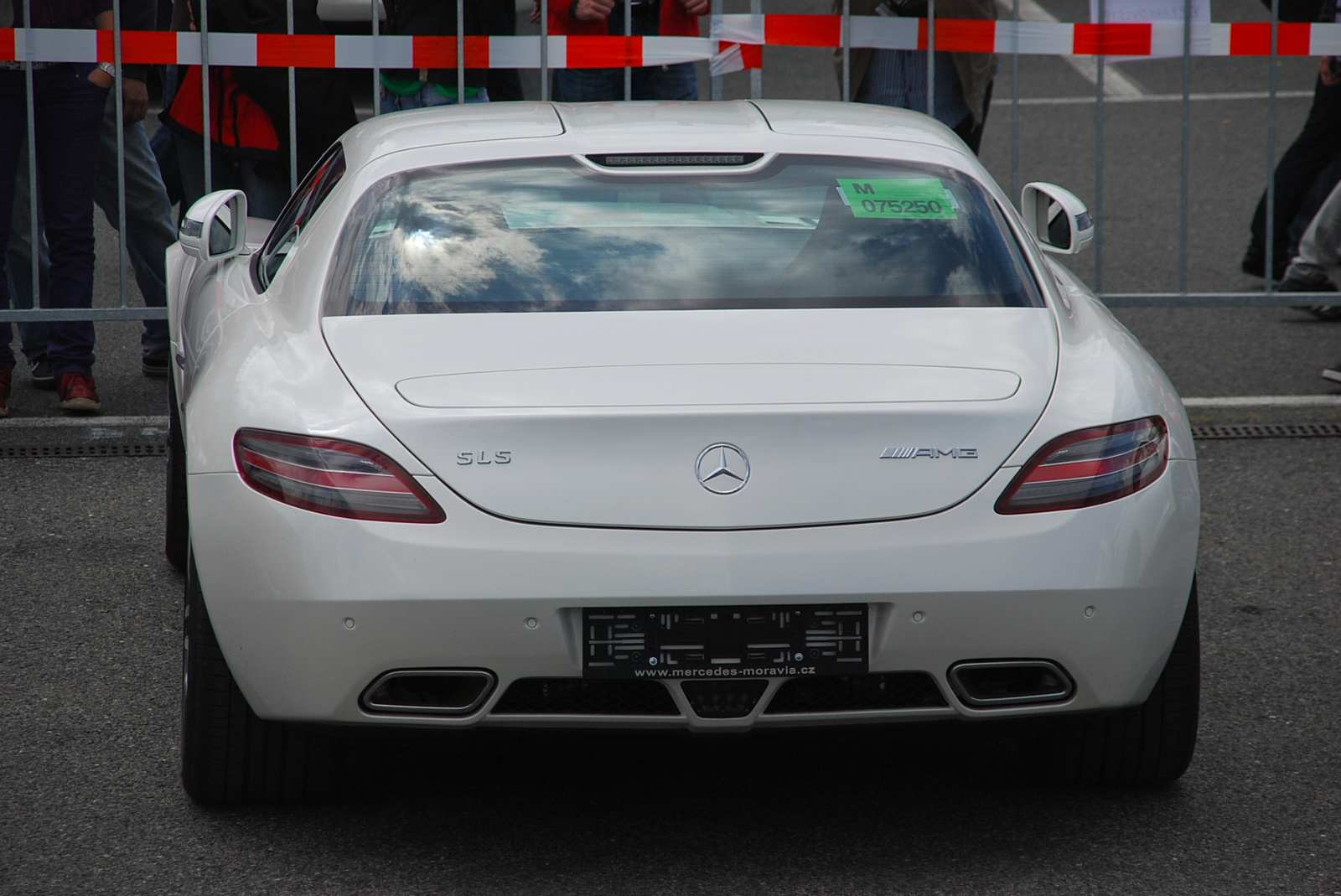 Mercedes SLS