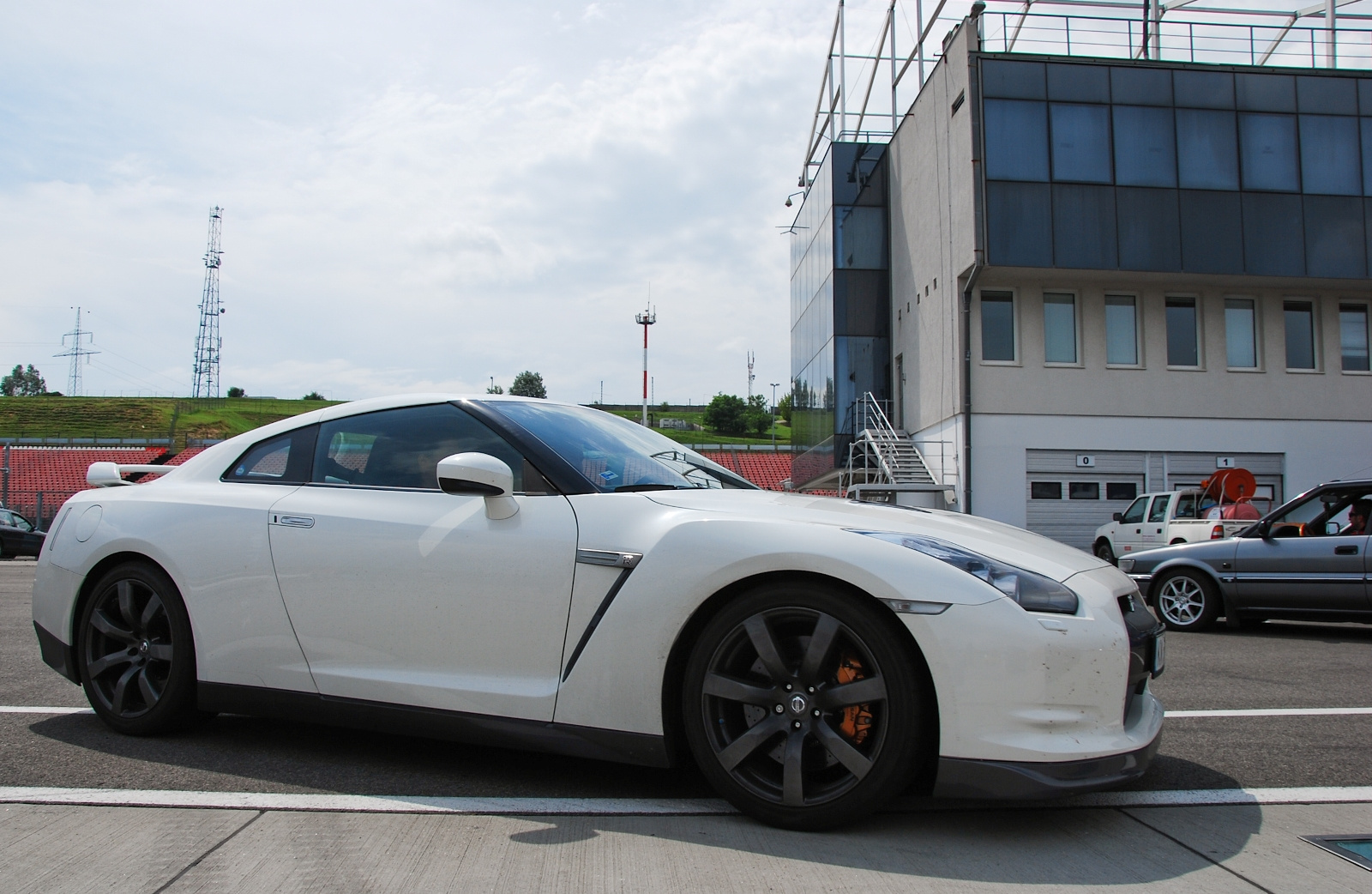 Nisan GT-R