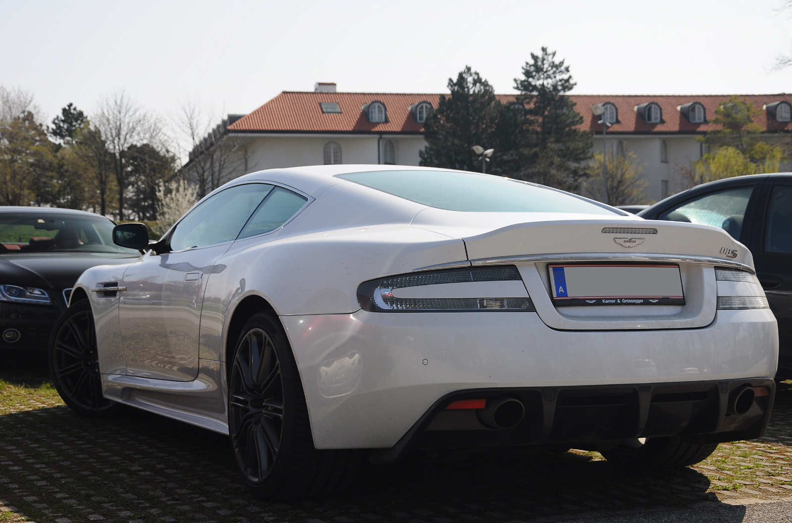 Aston Martin DBS