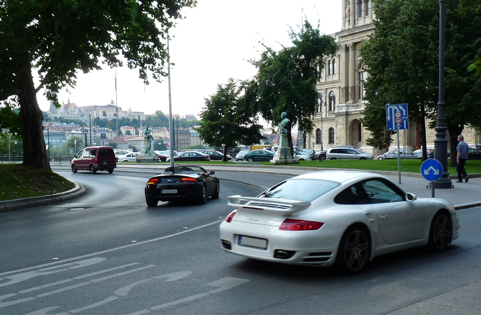 Aston Martin V8 Vantage Roadster - Porsche 911 Turbo combo