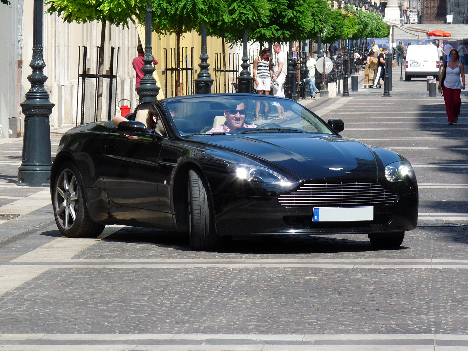 Aston Martin V8 Vantage Roadster