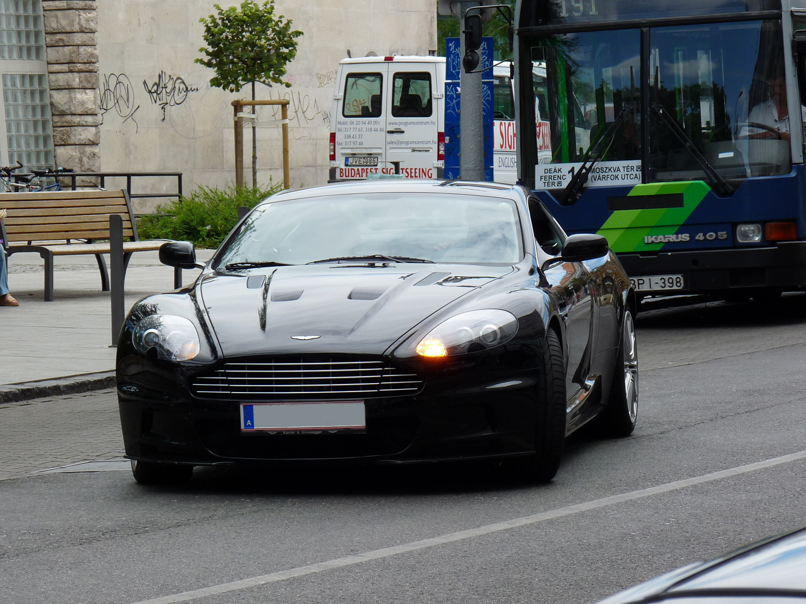 Aston Martin DBS