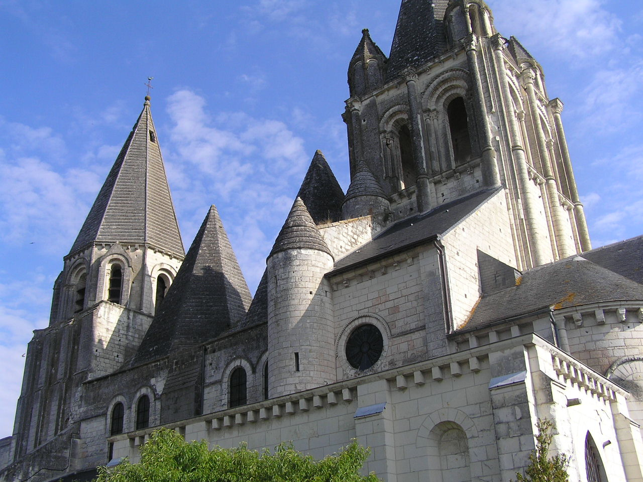 0452 Loches Templom