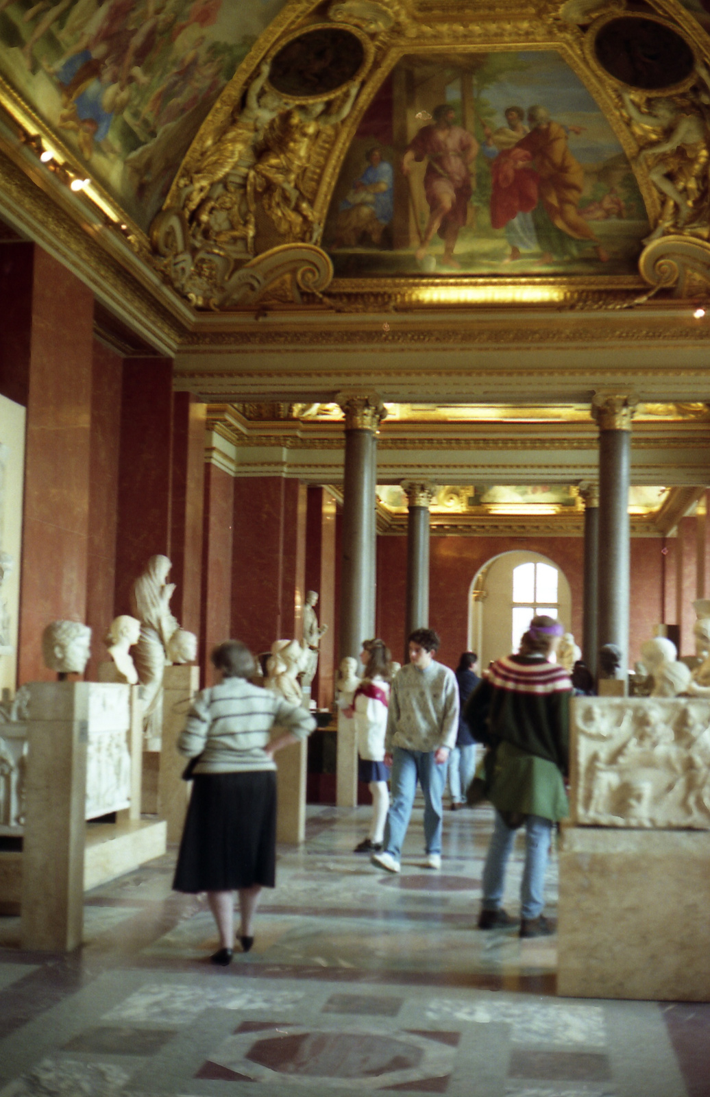 358 Párizs Louvre