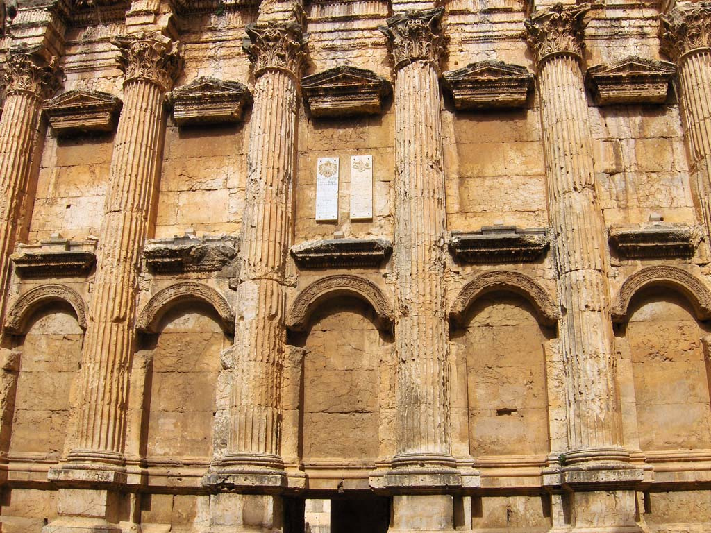 baalbek bacchus2