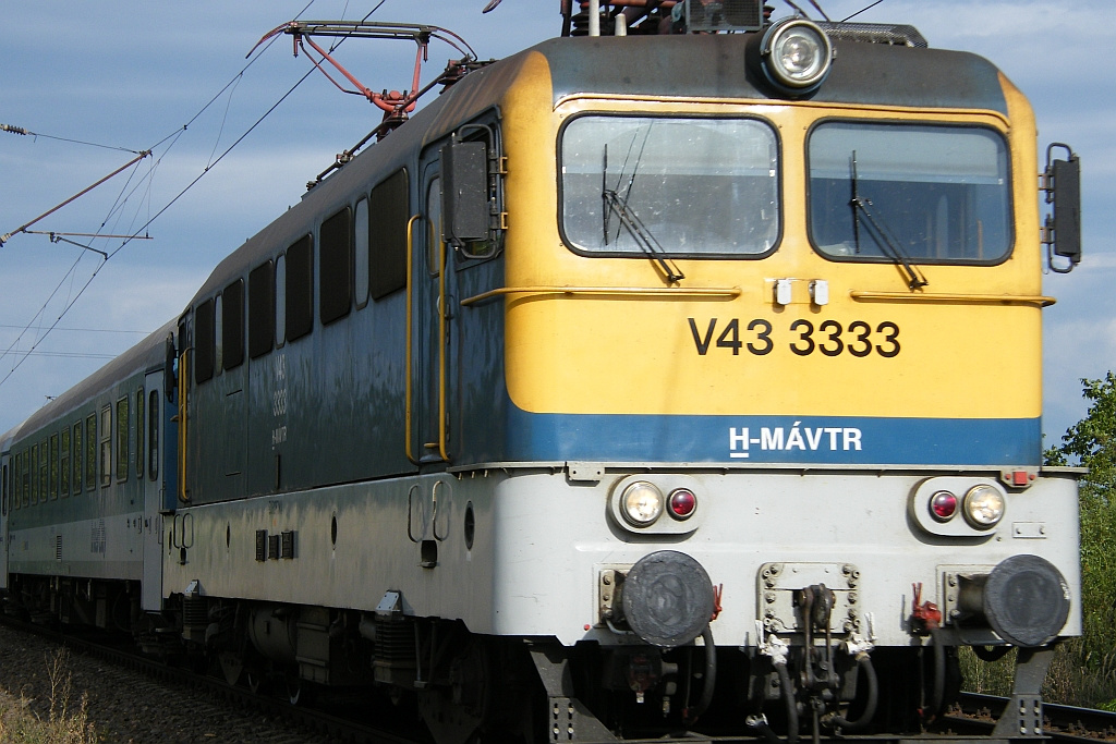 V43 3333