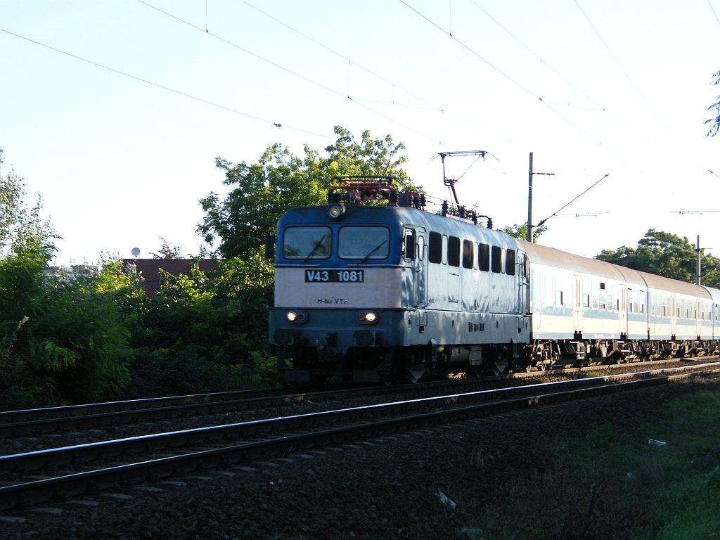 V43 1081