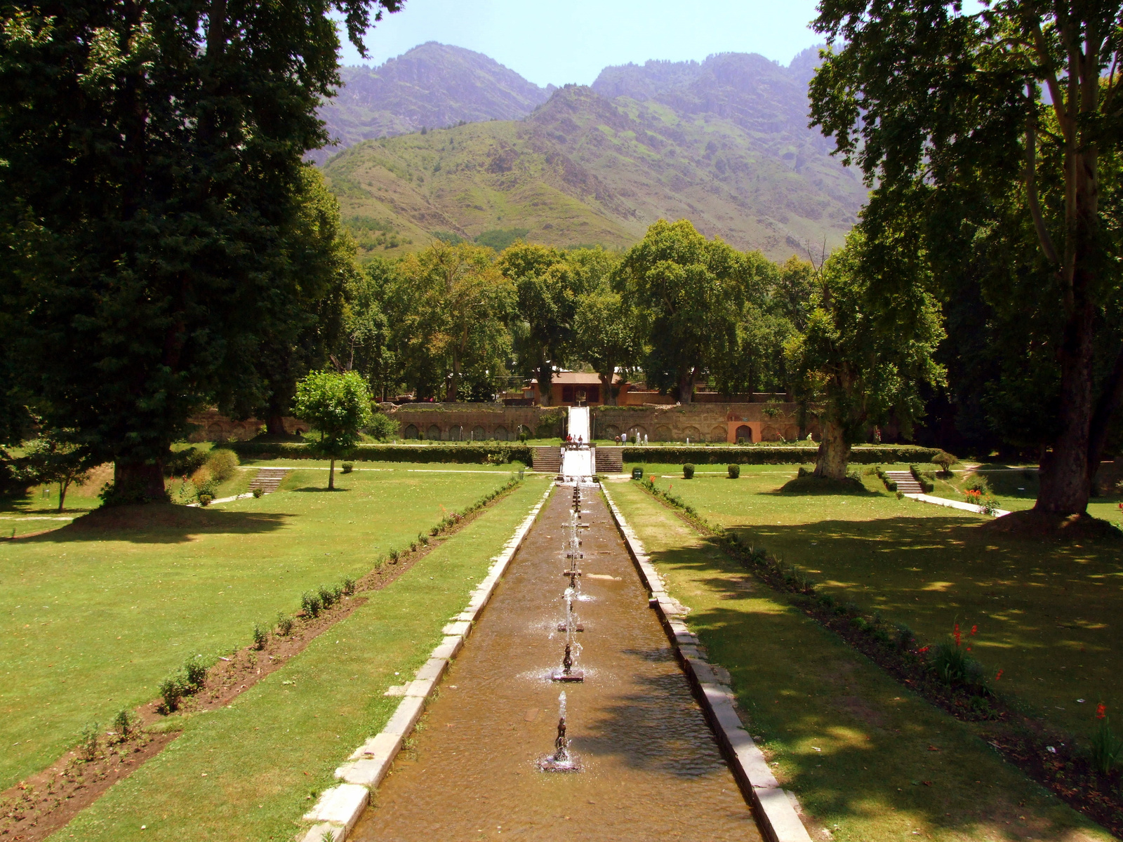 Srinagar: Nishat Bagh