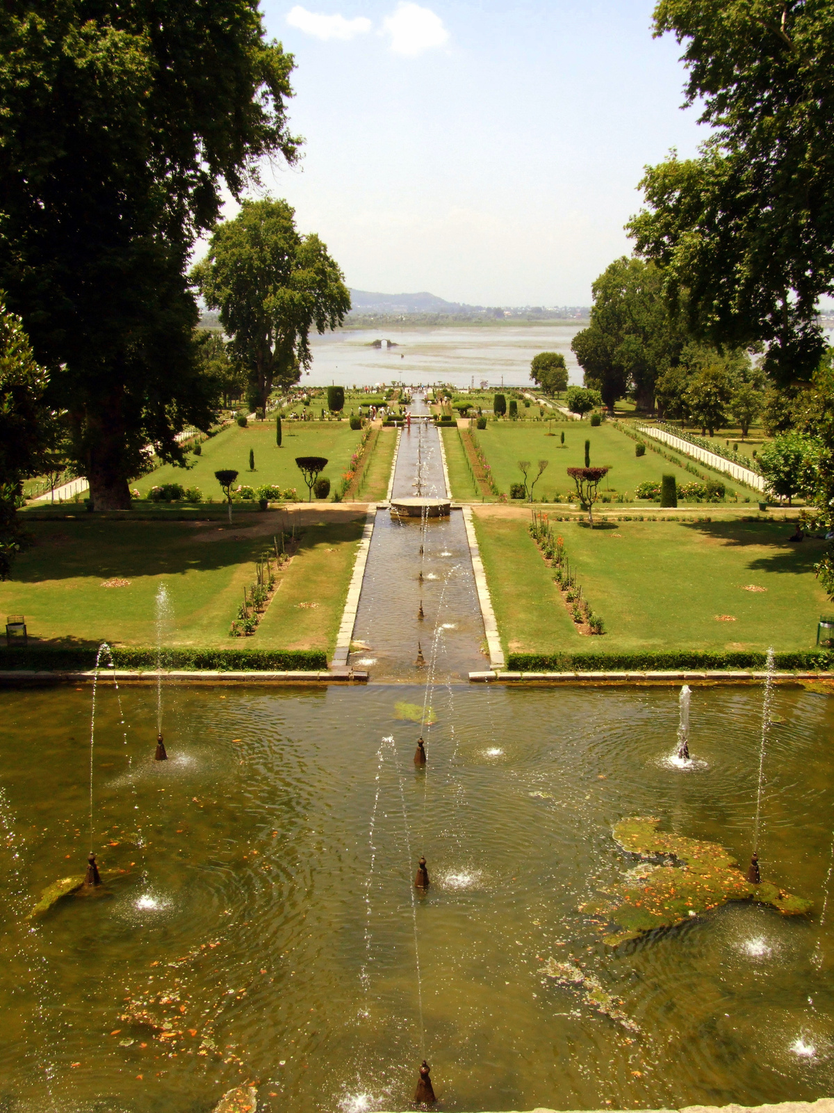 Srinagar: Nishat Bagh