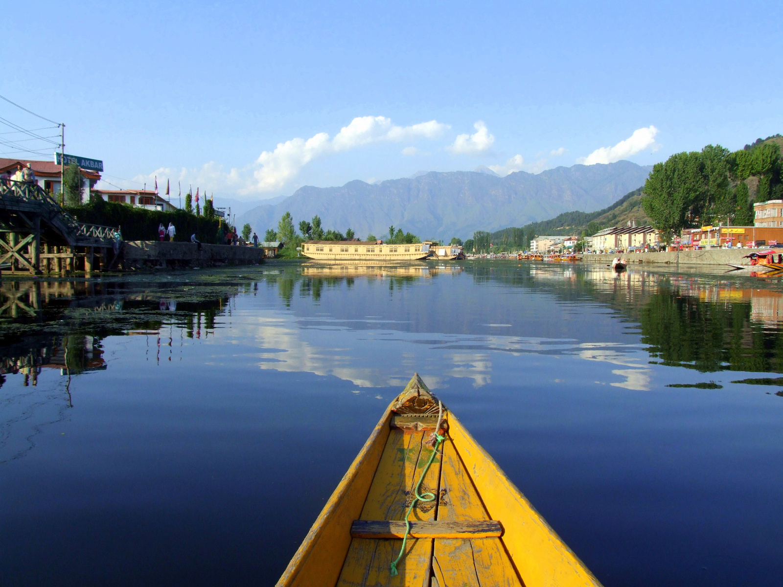 Srinagar: Dal lake