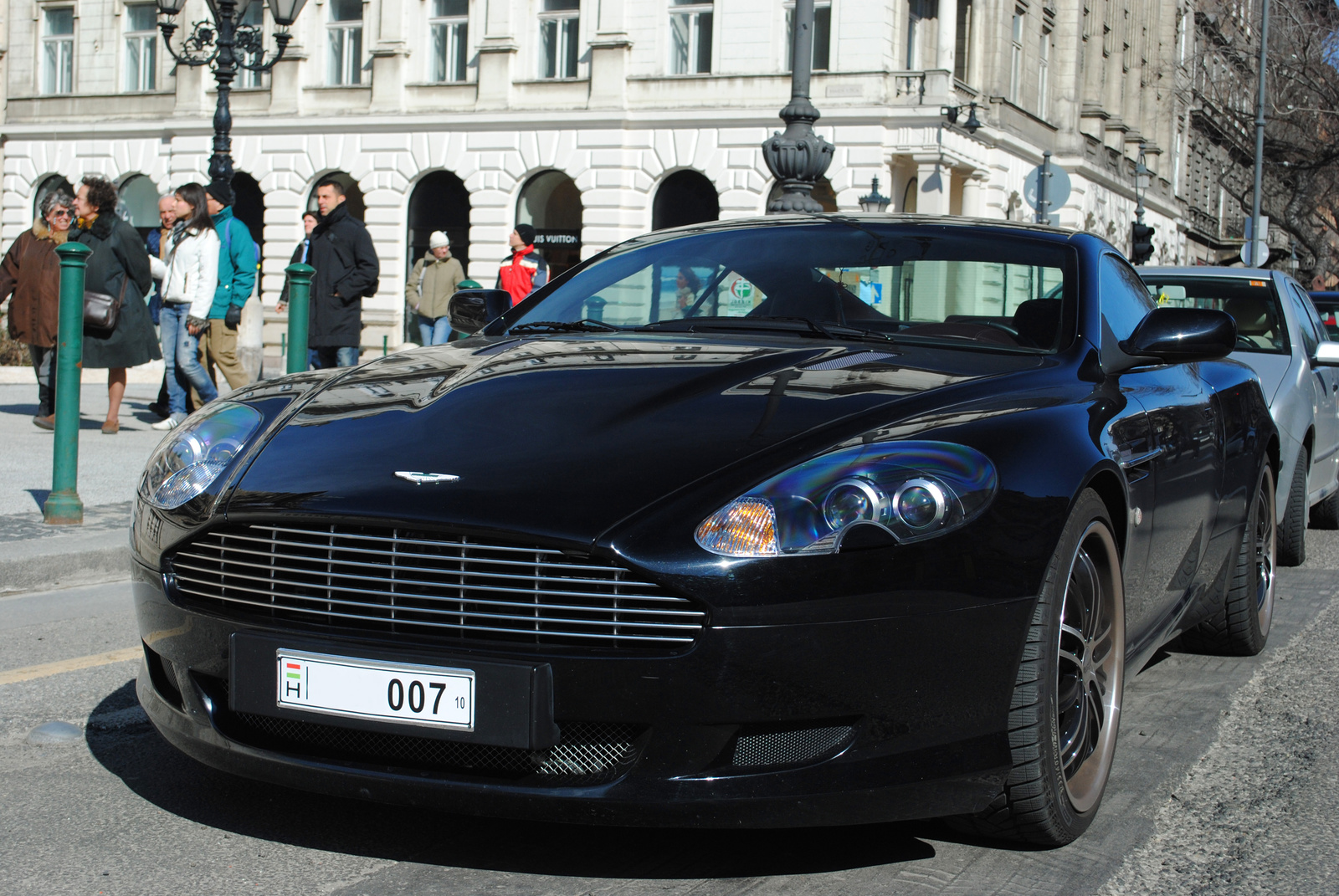 Aston Martin DB9