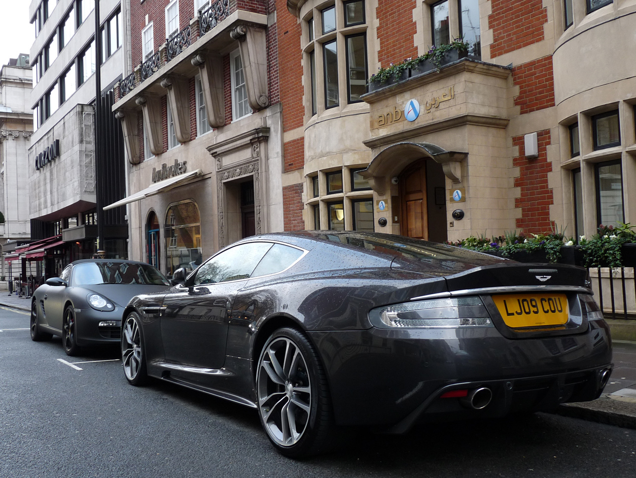 Aston Martin DBS