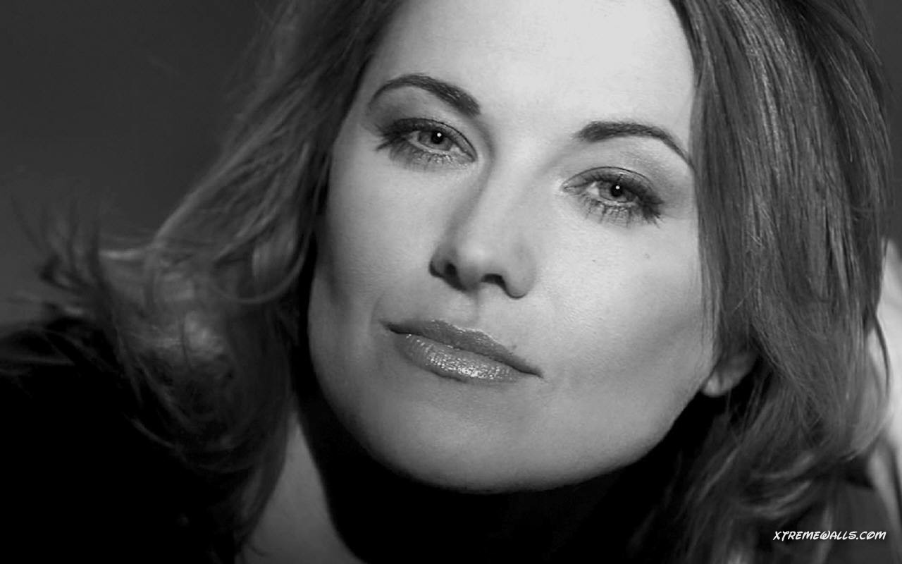 lucy-lawless-015-07-nz