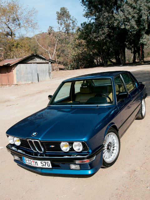 eurp 0802 16 z+1975 bmw 530i+top view