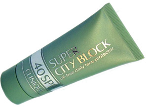 CLINIQUE Super City Block SPF 40 - 11