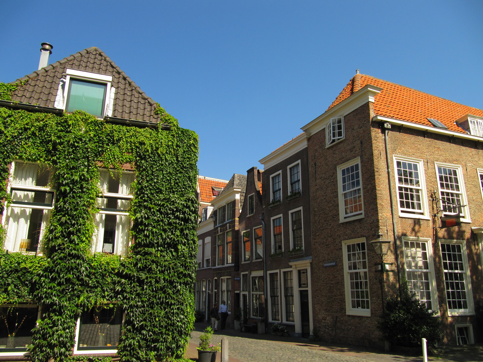 Leiden 106