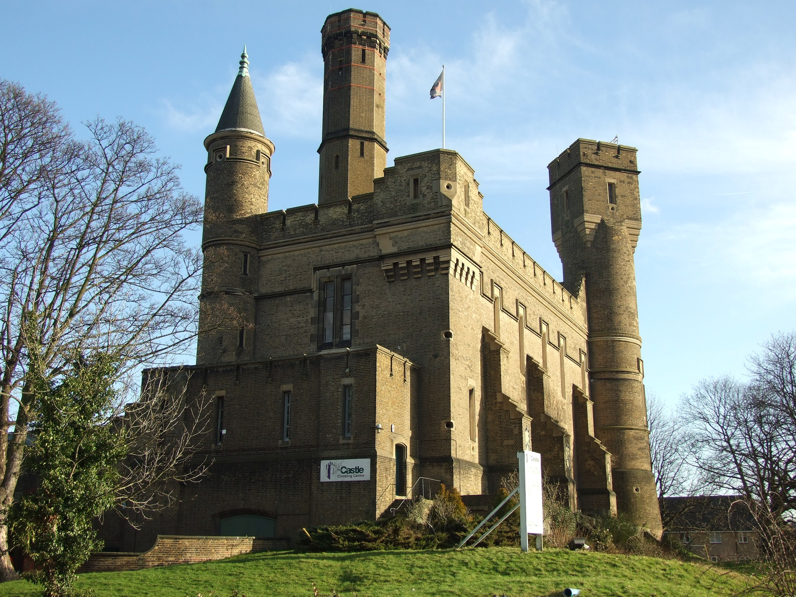 Castle, Green Lanes