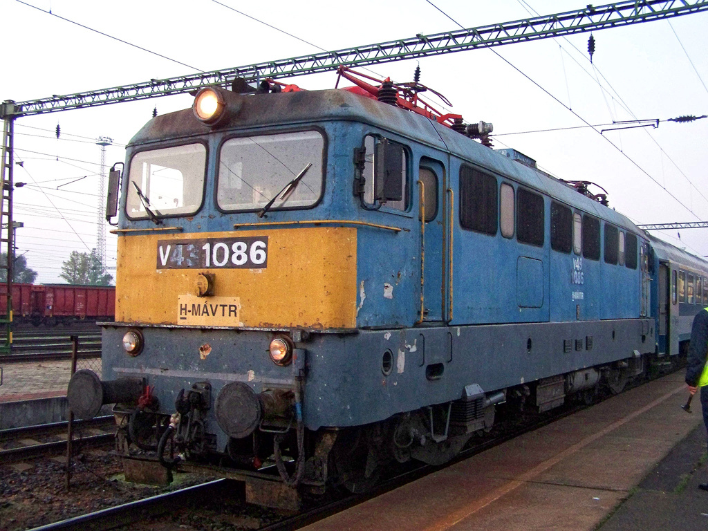 V43 - 1086 Dombóvár (2010.10.11)01.