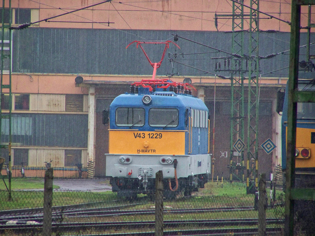 V43 - 1229 Dombóvár (2010.10.20)01.