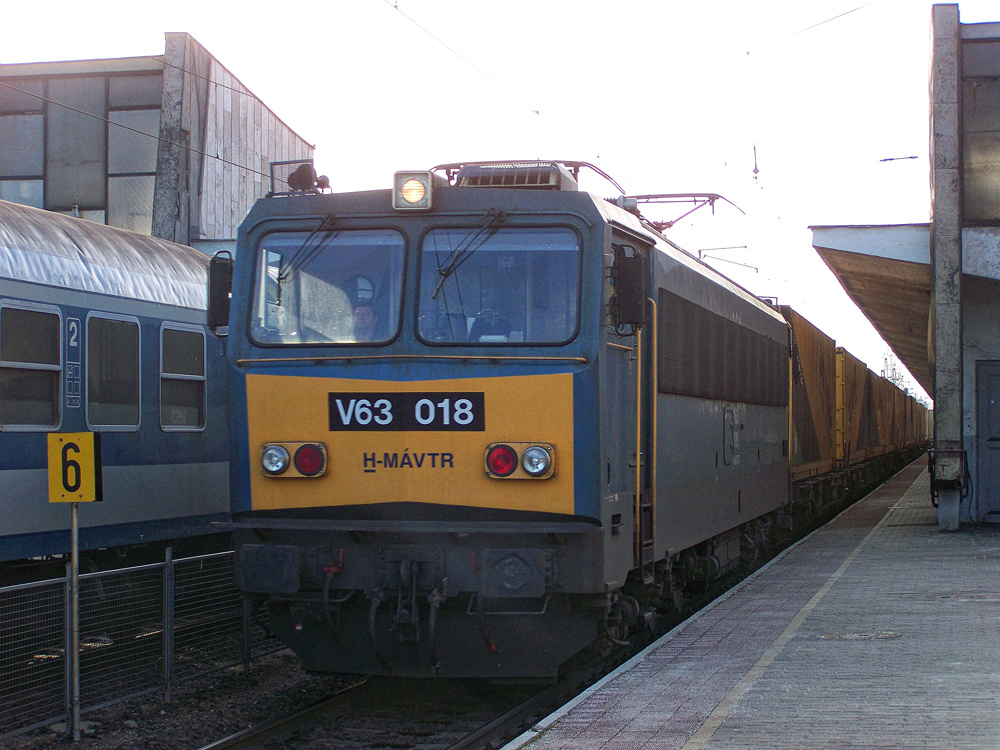 V63 - 018 Győr (2010.12.23).