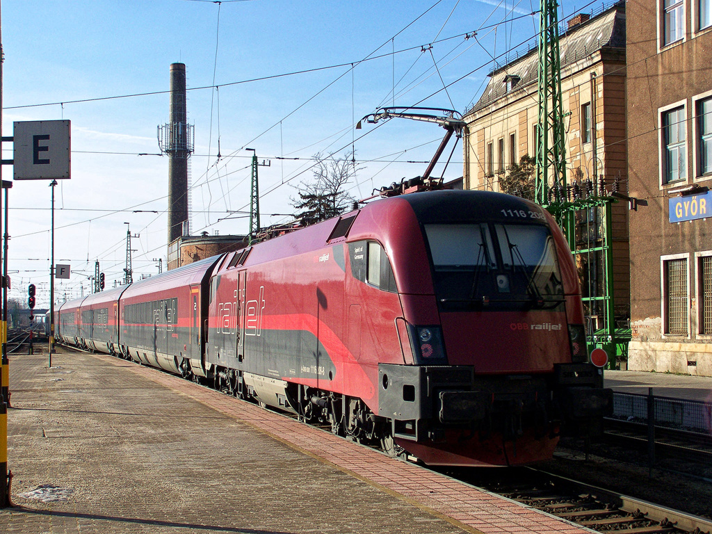 1116 208 - 8 Győr (2010.12.23).