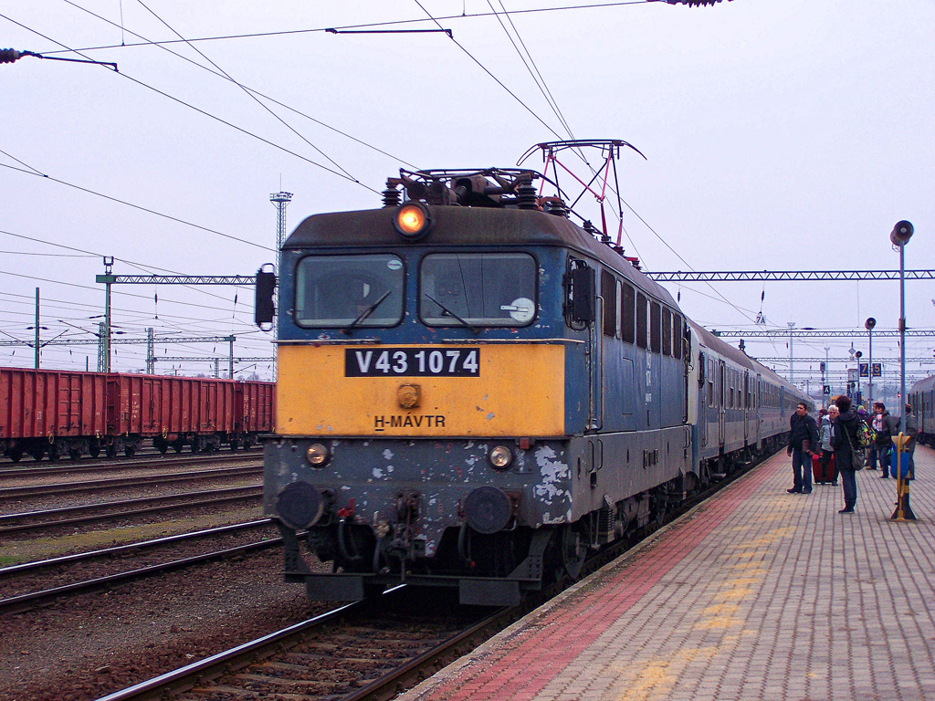 V43 - 1074 Dombóvár (2011.02.01).