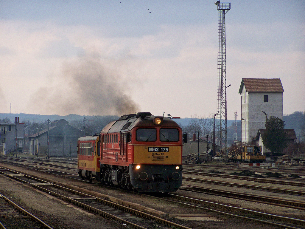 M62 - 175 + Bzmot - 249 Bátaszék (2011.03.21).