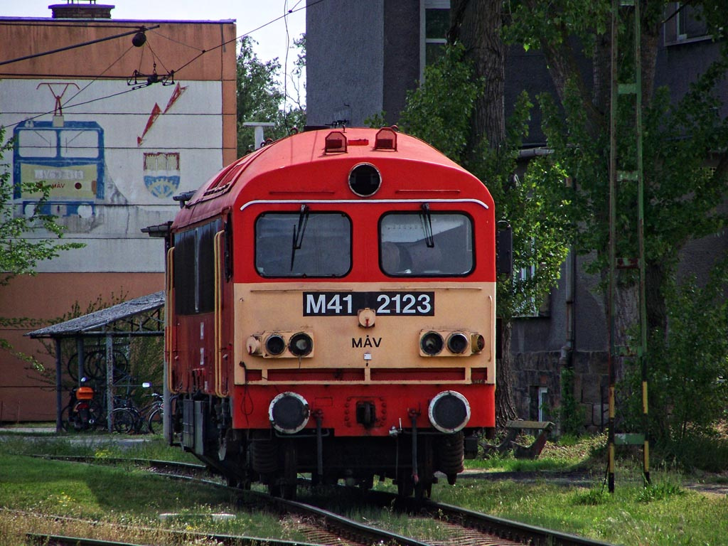 M41 - 2123 Dombóvár (2011.05.10)02