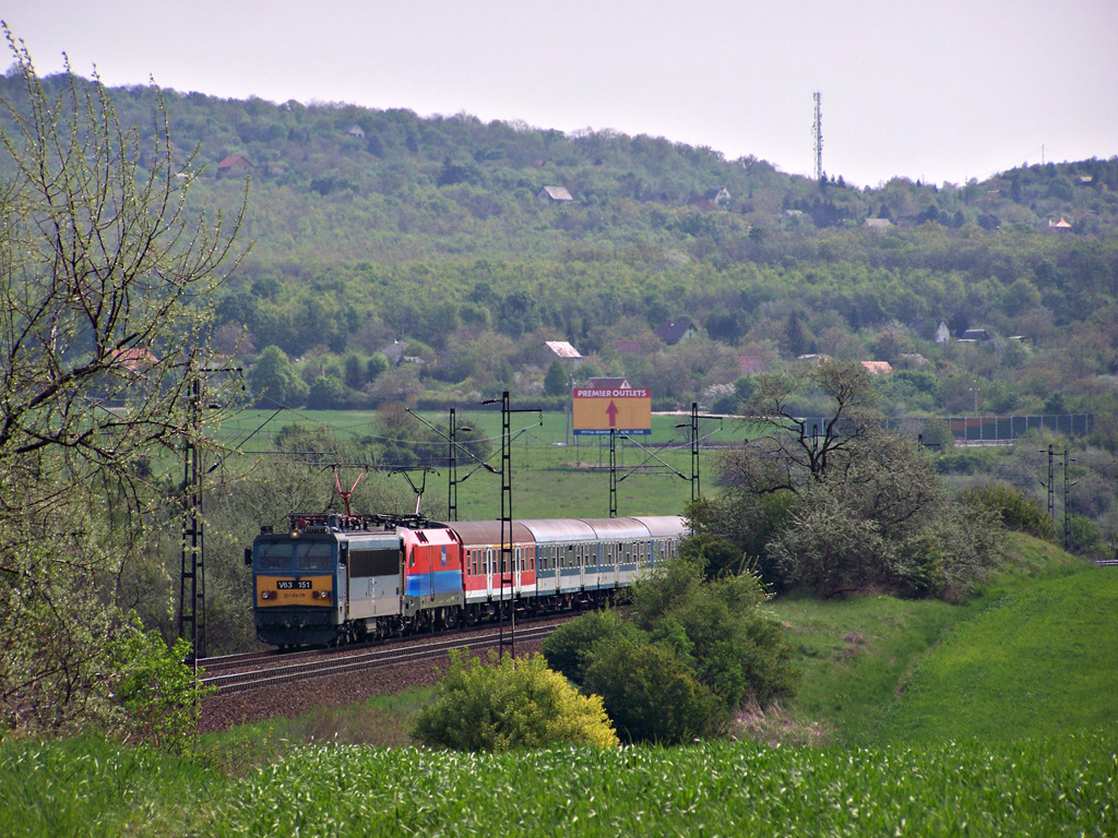 V63 - 151 + 1116 015 - 7 Biatorbágy (2011.04.23.)