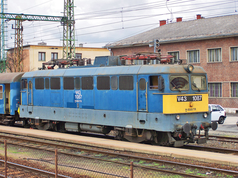 V43 - 1087 Dombóvár (2010.03.23).