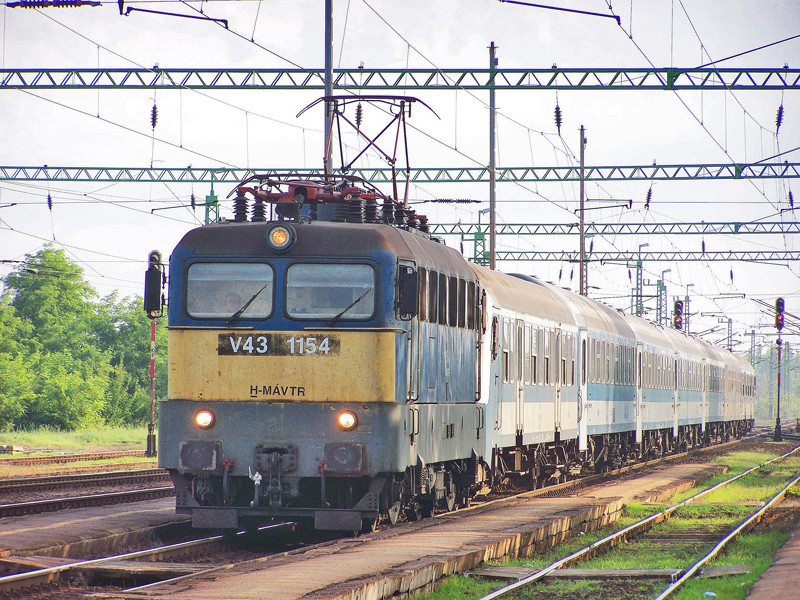 V43 - 1154 Sárbogárd (2010.07.04)01.