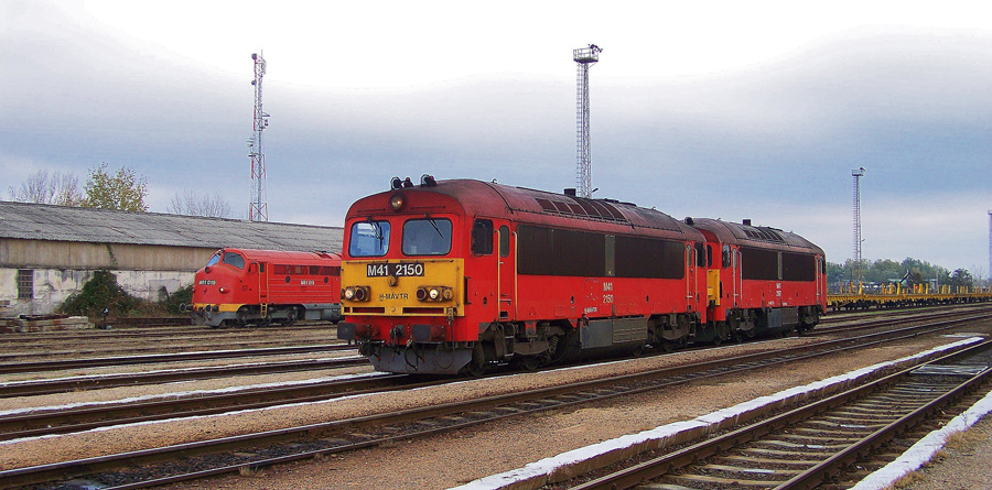 M41 - 2150 + M41 - 2197 Bátaszék (2009.11.07)01.