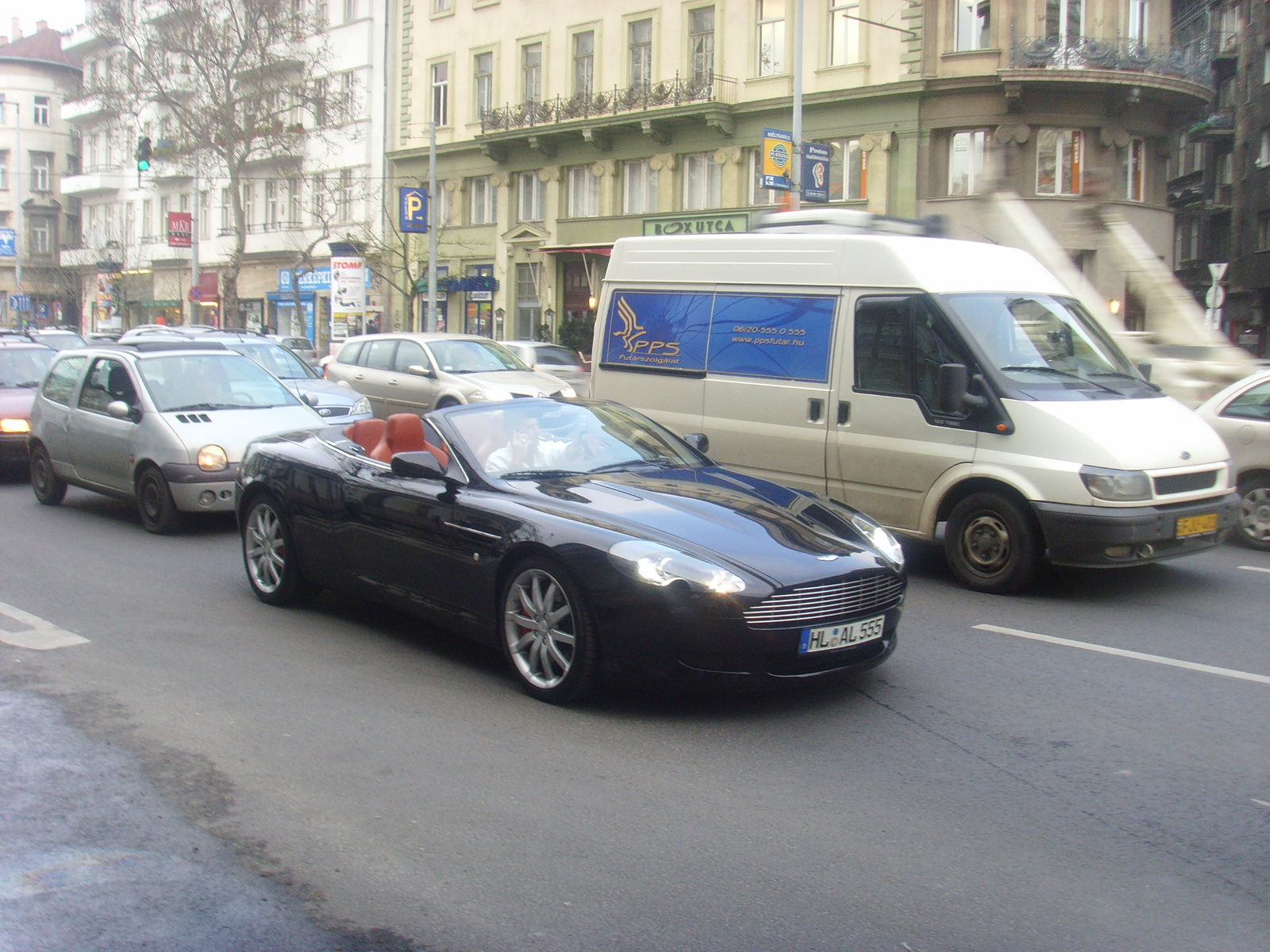 ASTON MARTIN DB9 VOLANTE