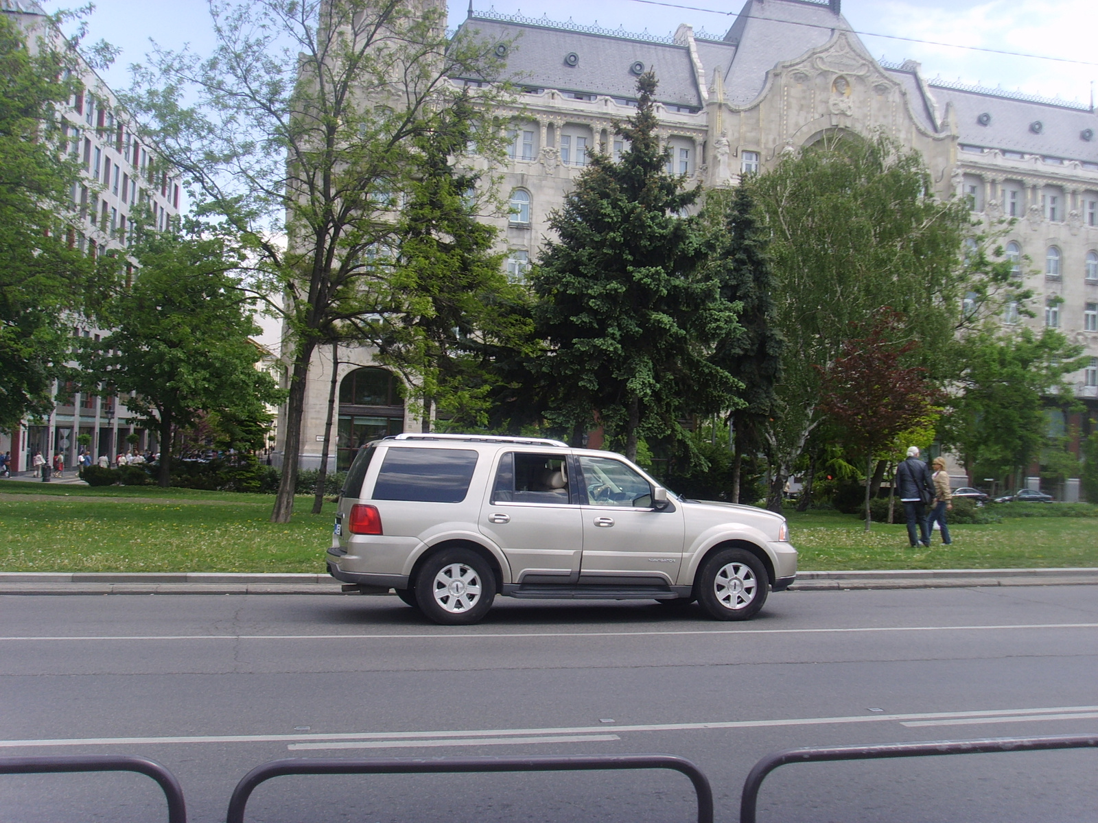 LINCOLN NAVIGATOR