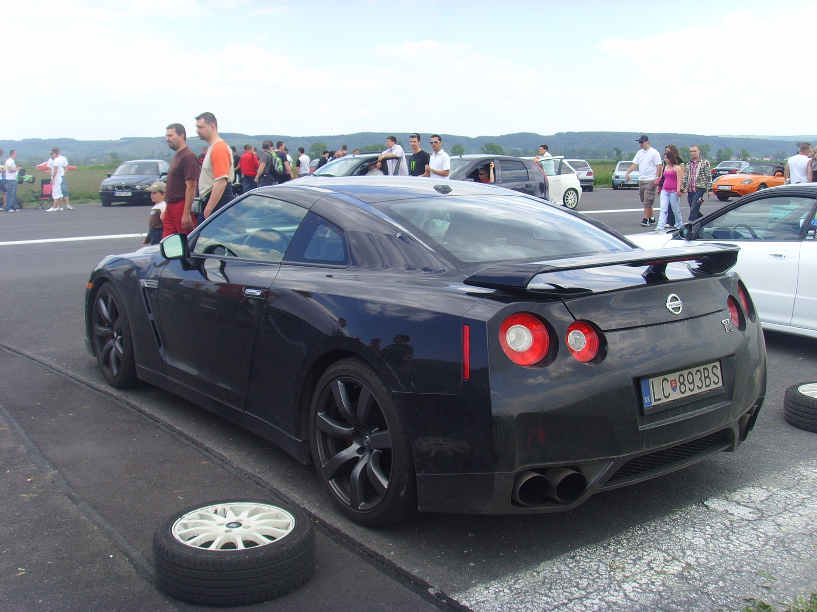 NISSAN GTR