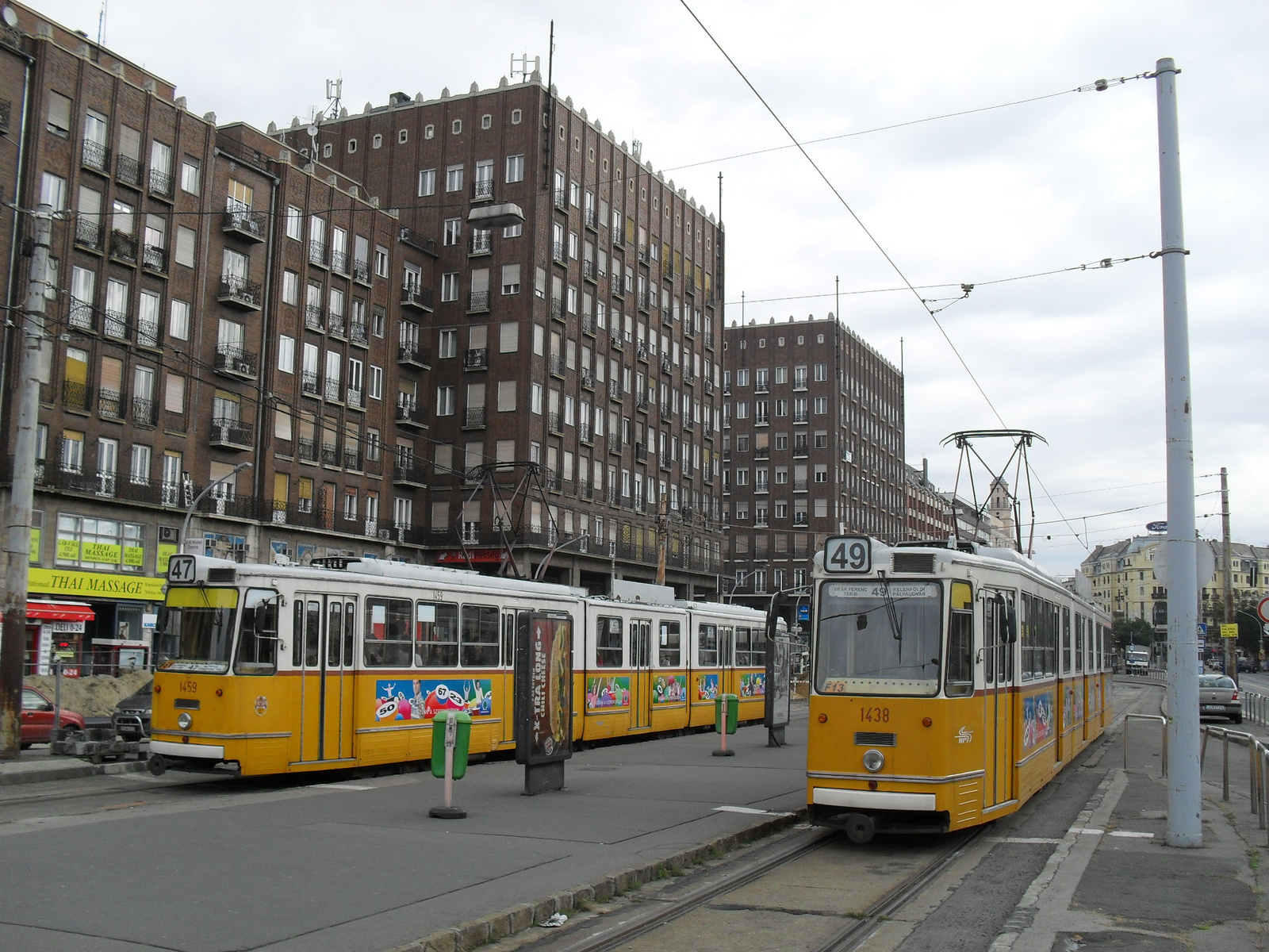 a jellegzetes klinkrtéglás tömbbel