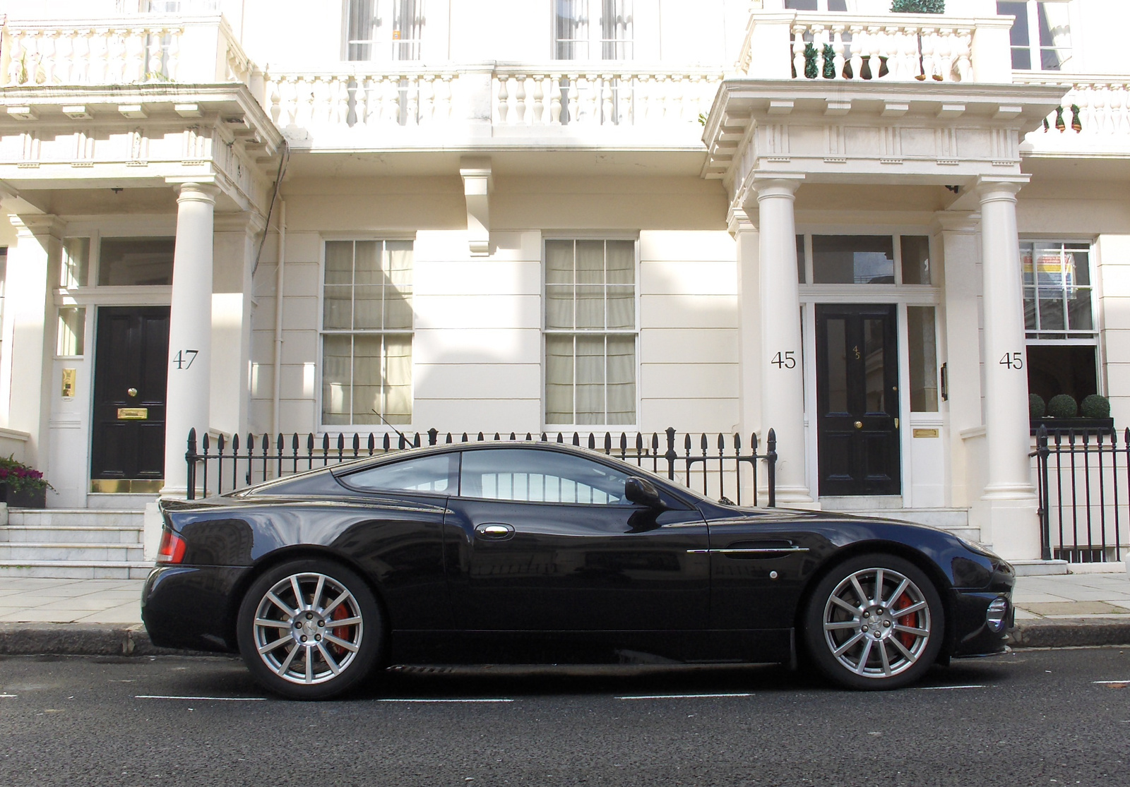 Aston Martin Vanquish S